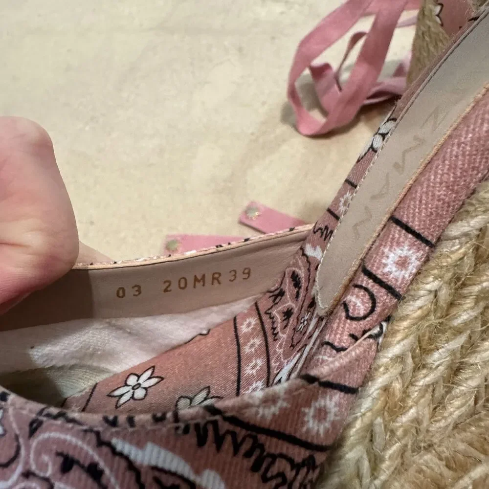 Stuart Weitzman Sandals Wedge Espadrille Bandana Print Pink Women sz 8.5